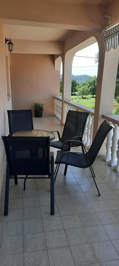 Apartment Elena Galovac  Galovac (Zadar)