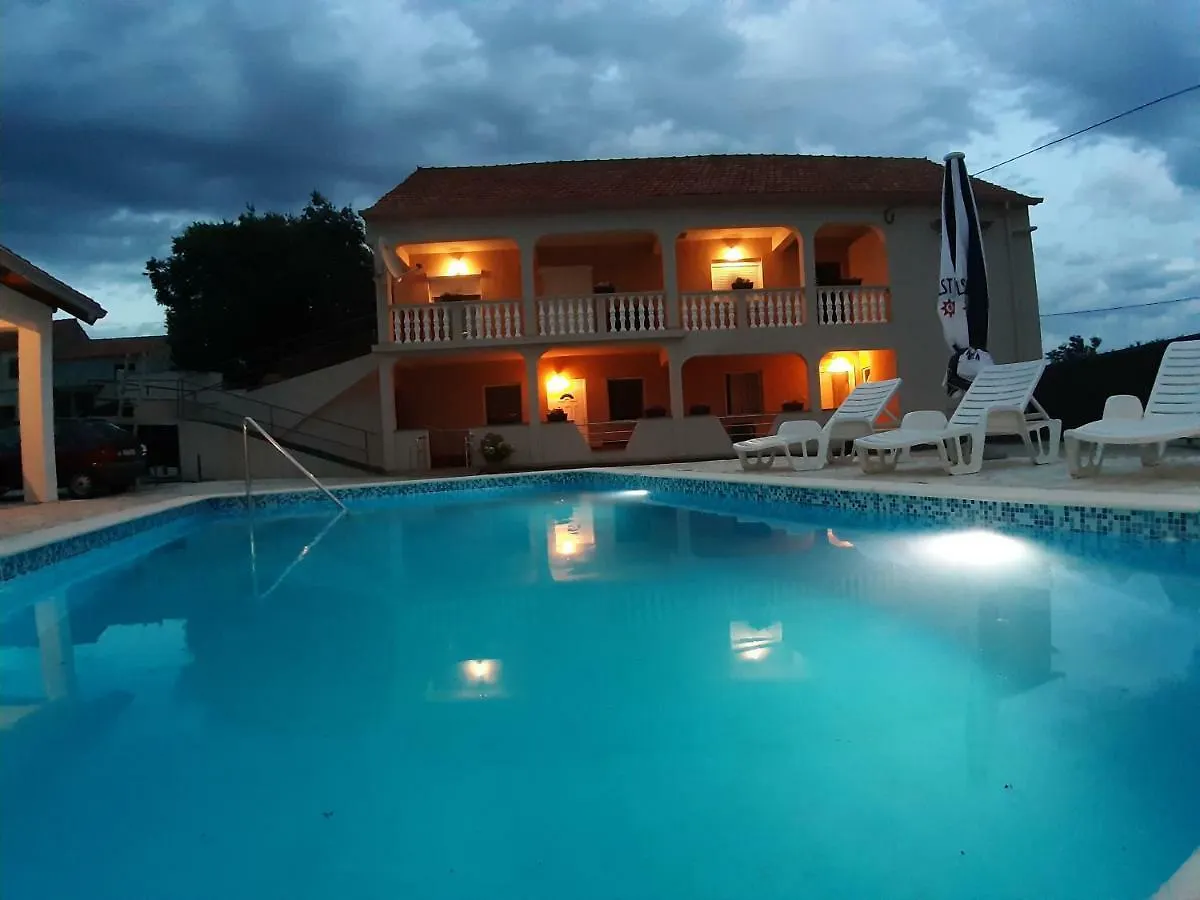 Apartment Elena Galovac  0*, Galovac (Zadar) Croatia